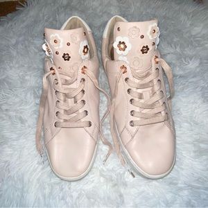 Michael Kors MK Women’s Leather Flower Applique Pink Sneakers Shoes Size 10M.